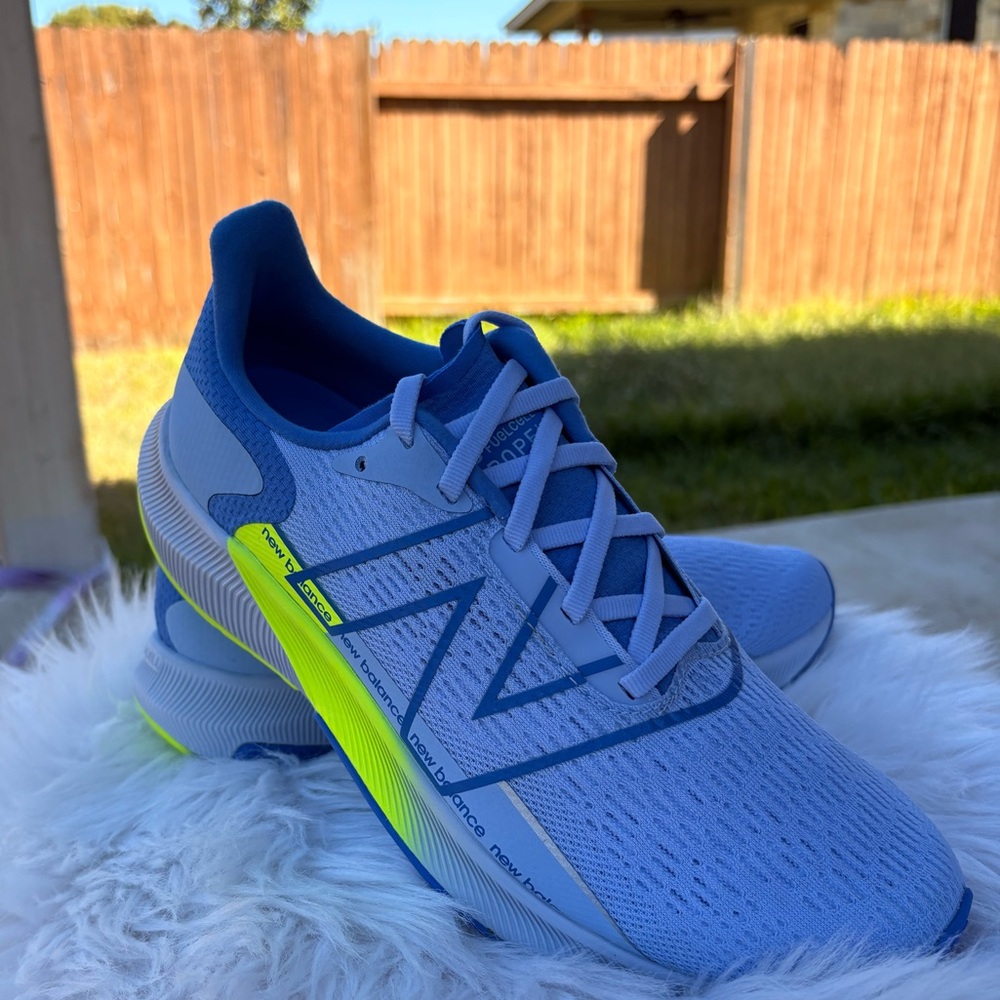 New Balance FuelCell Propel v2 Sneakers - Size 9.5 Women’s - New in Box!